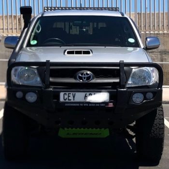 Toyota Hilux Vigo D4D 2005 – 2011: MCC Post Type Front Bumper Replacement Bullbar (No bumper cut) (Can also fit a Fortuner 2005-2011) (Bullbar + bracket kit + under protection plates) – POSTHI05