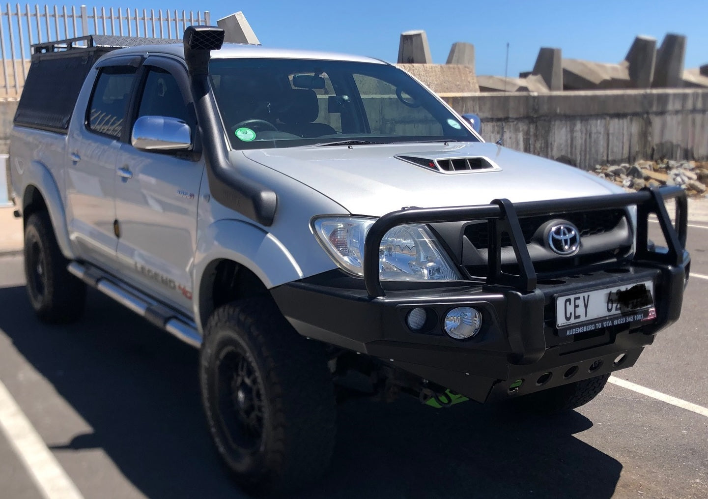 Toyota Hilux Vigo D4D 2005 – 2011: MCC Post Type Front Bumper Replacement Bullbar (No bumper cut) (Can also fit a Fortuner 2005-2011) (Bullbar + bracket kit + under protection plates) – POSTHI05