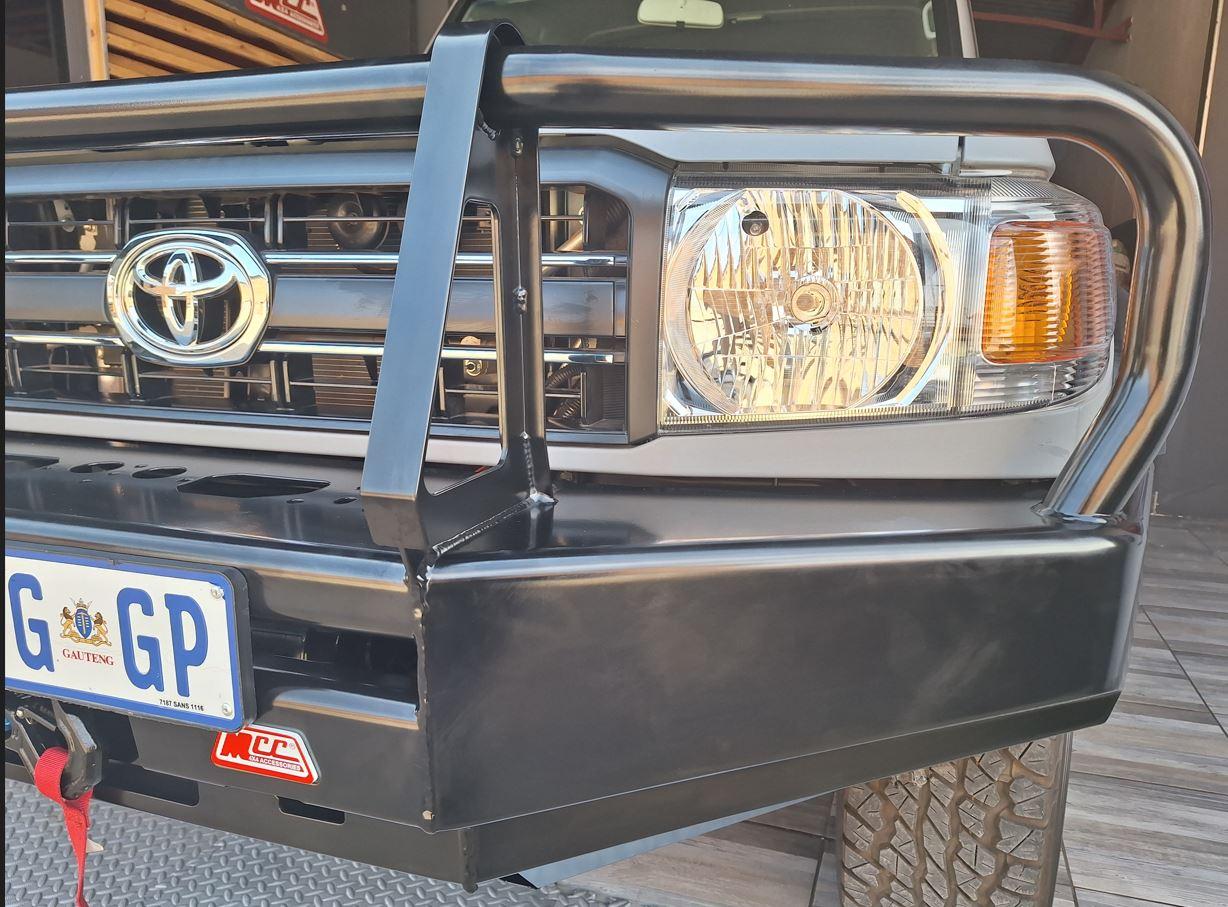 Toyota Landcruiser 70 79 Series 2007 to Current (Pick up or Station Wagon) – MCC Post Type Bumper Replacement Bullbar – POSTLCPLAIN